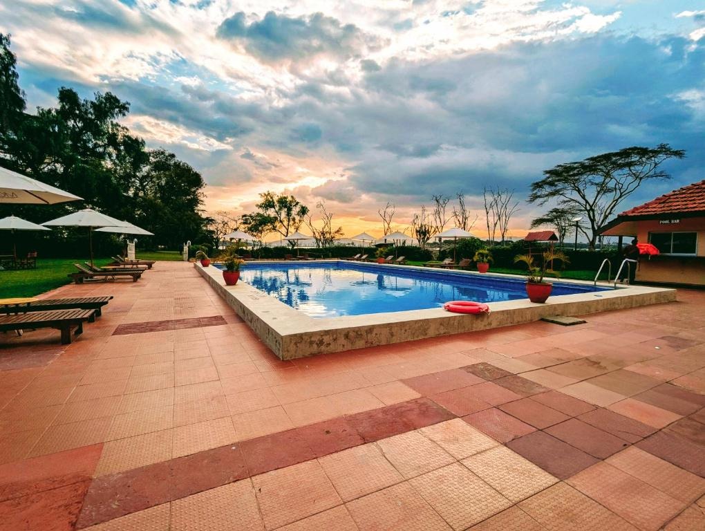 هتل مولتا لیک نایواشا